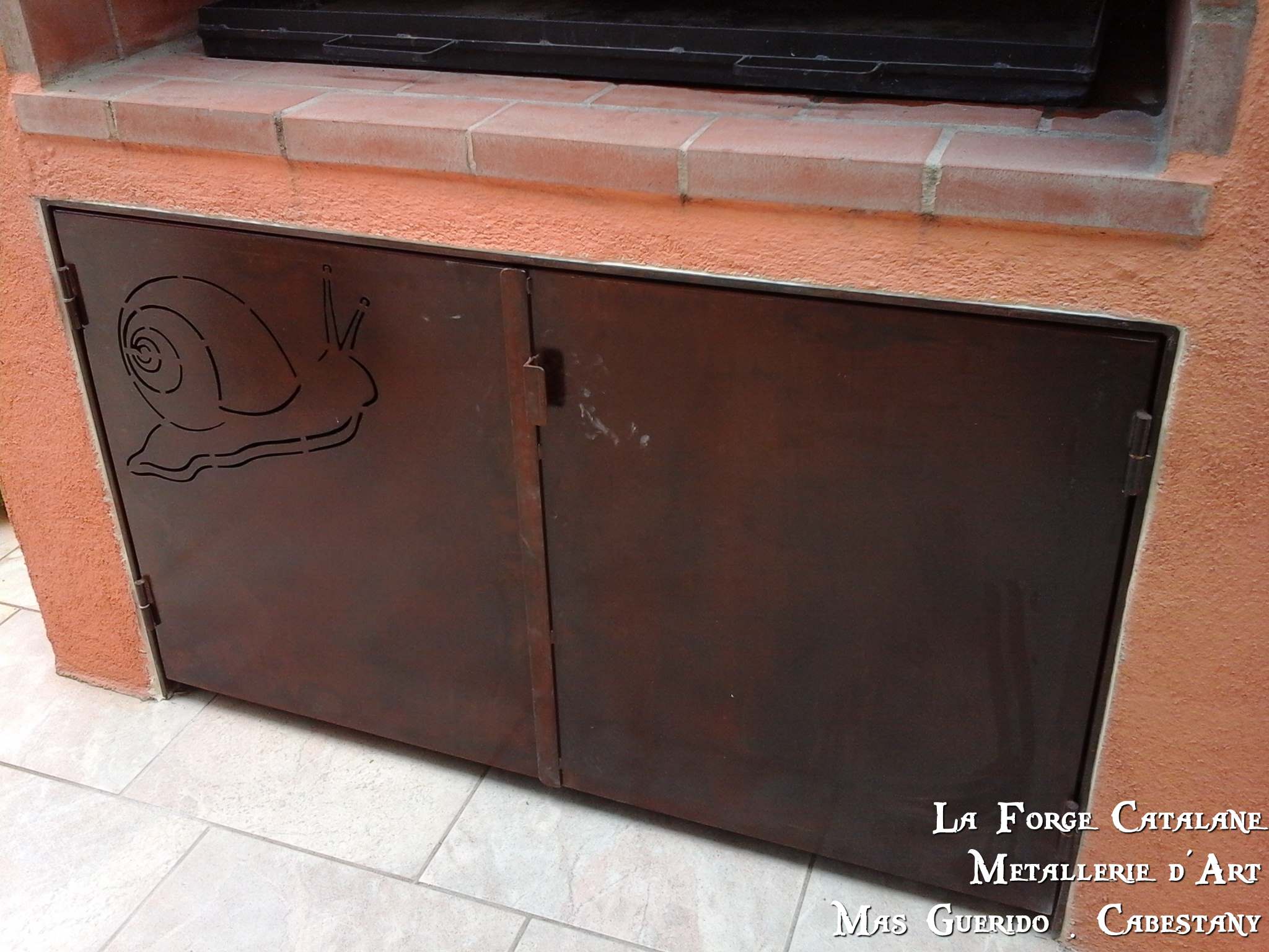 porte 2 vantaux sous barbecue decoupe laser motif catalan forge catalane 3 - 250KB.jpg